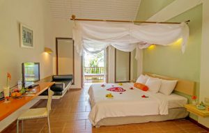 Harris Waterfront Resort Batam Cabana Room