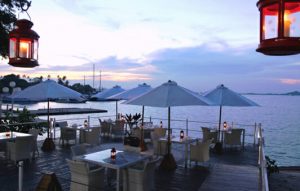 Harris Waterfront Resort Batam Grill Area