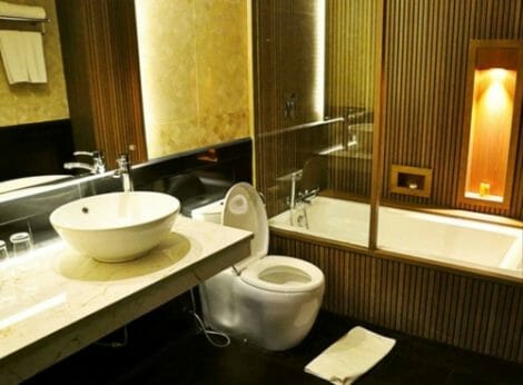 Zia Boutique Hotel Batam Bathroom