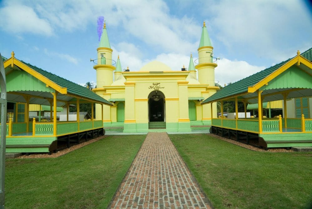 najlepsze rzeczy do zrobienia w Batam Yellow Mosque