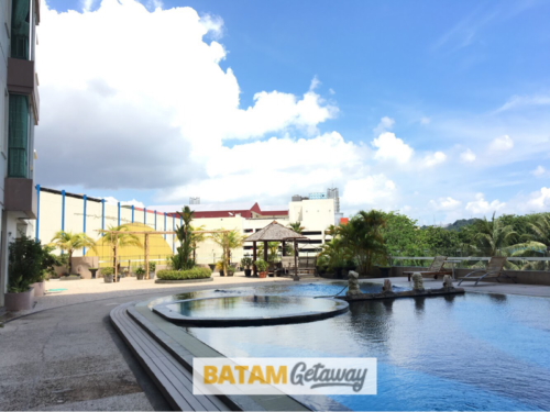 Batam BCC Hotel Review Swimming Pool