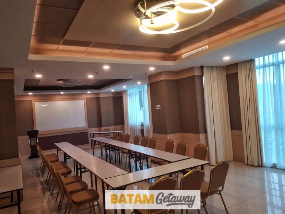 batam nagoya hill hotel review meeting room