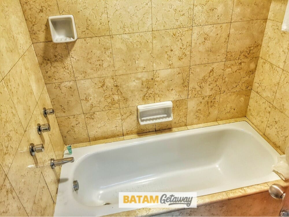 Batam Allium Hotel Blog Review, Batam Hotel With Bathtub