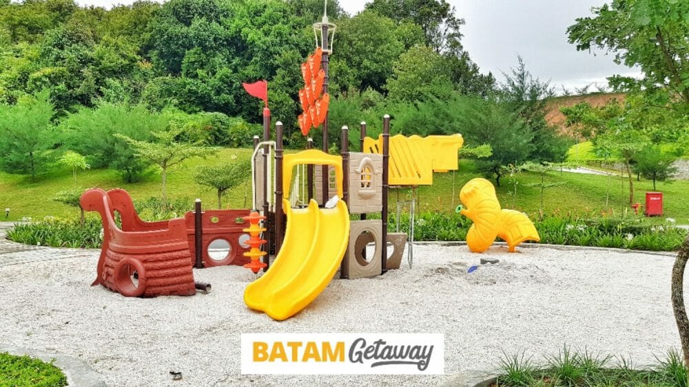 Harris Barelang Resort Batam Outdoor Kids Playground