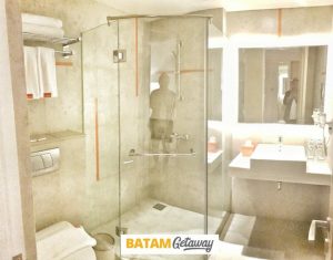 Harris Barelang Resort Batam Seaview Room Toilet