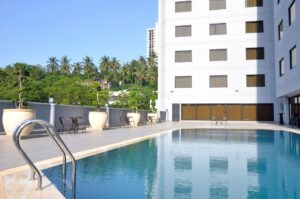 Beverly Hotel Batam Package Swimming Pool 3